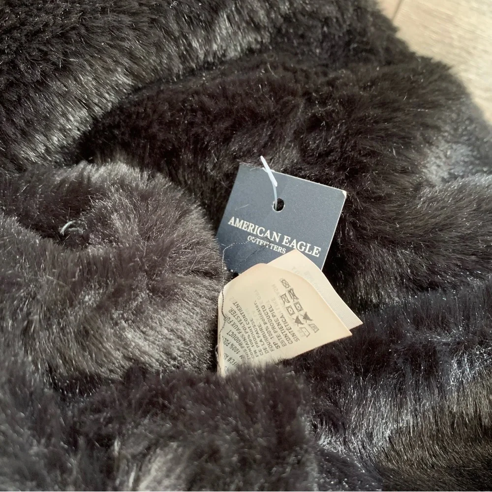 NWT American Eagle faux fur scarf black one size